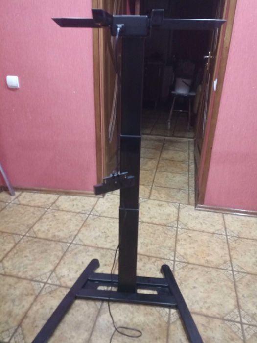 Продаю систему електричних регульованих ніжок E-Table One для столу