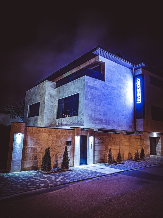 Приватний будинок 8 кімнат/частный дом (оренда)