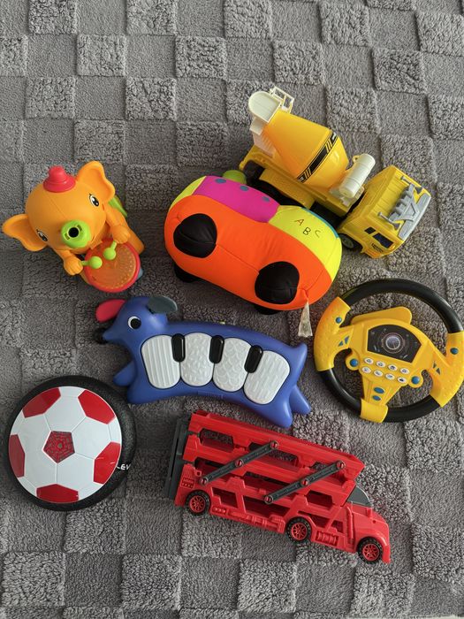 Музичні дитячі іграшки