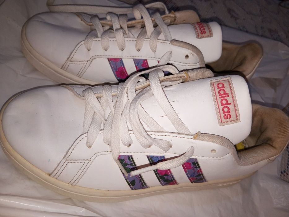 Tênis ADIDAS mulher 40 X Farm Rio Grand Court Couro Floral