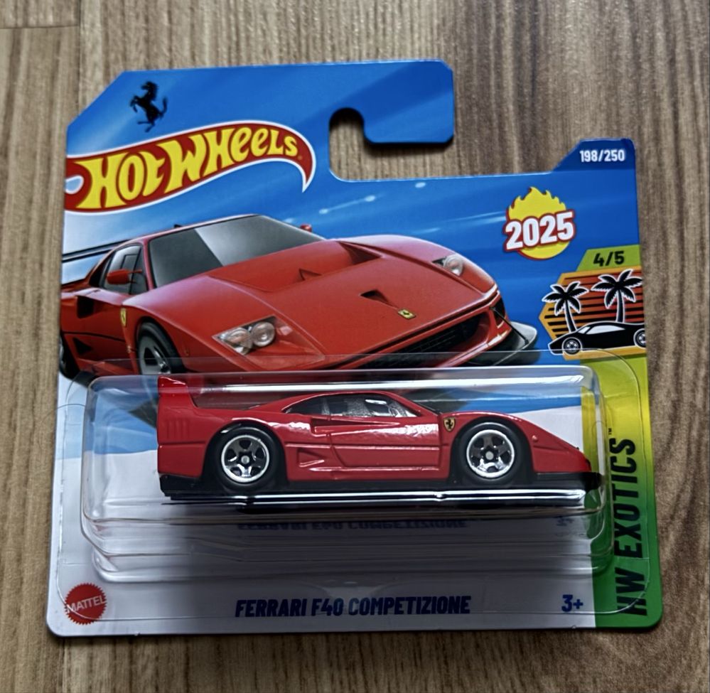 4x Hot Wheels Ferrari : 2x F40 Competizione + 2x 365 GTB4 Competizione