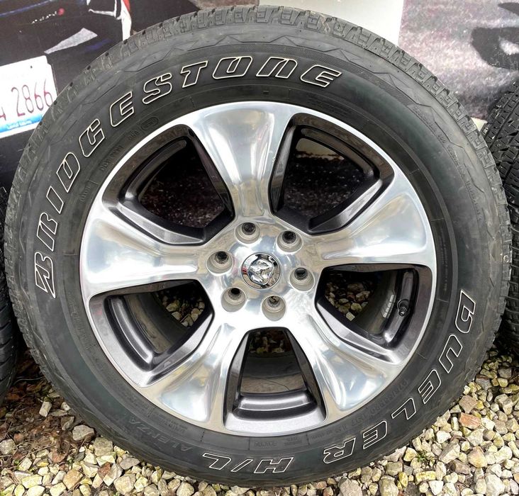 Felga Koło Dodge RAM 1500 V 6X139.7 5YD57TRMAA 275/55R20 Bridgestone