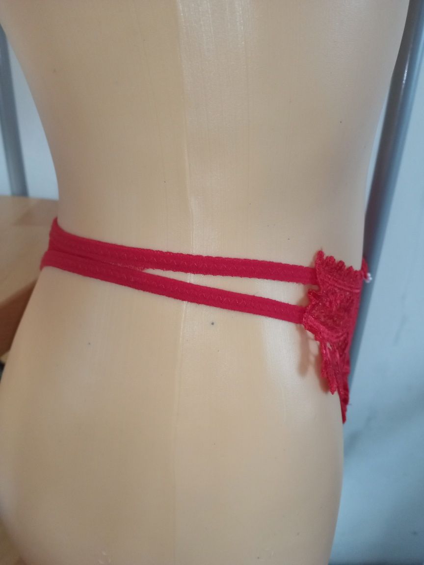 Figi czerwone koronkowe stringi bielizna erotyczna