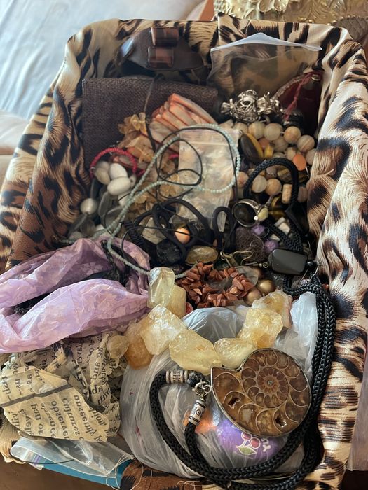 Каміння натуральне, прикраси