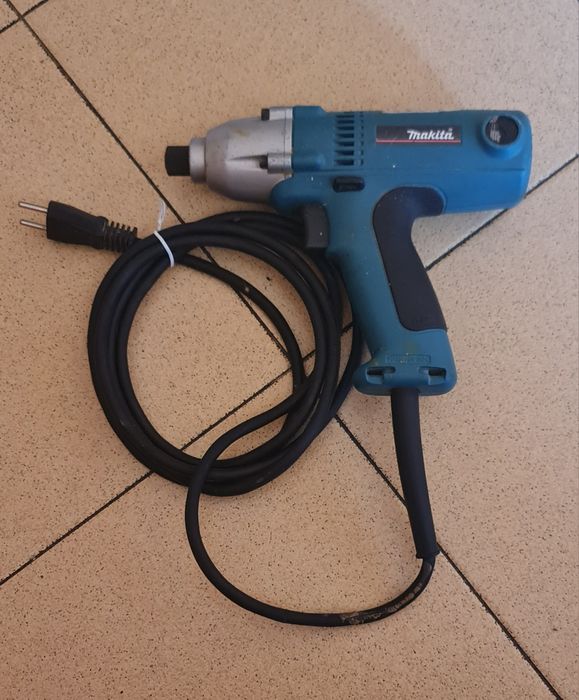 Parafusadeira de Impacto Industrial Marca Maquita !..