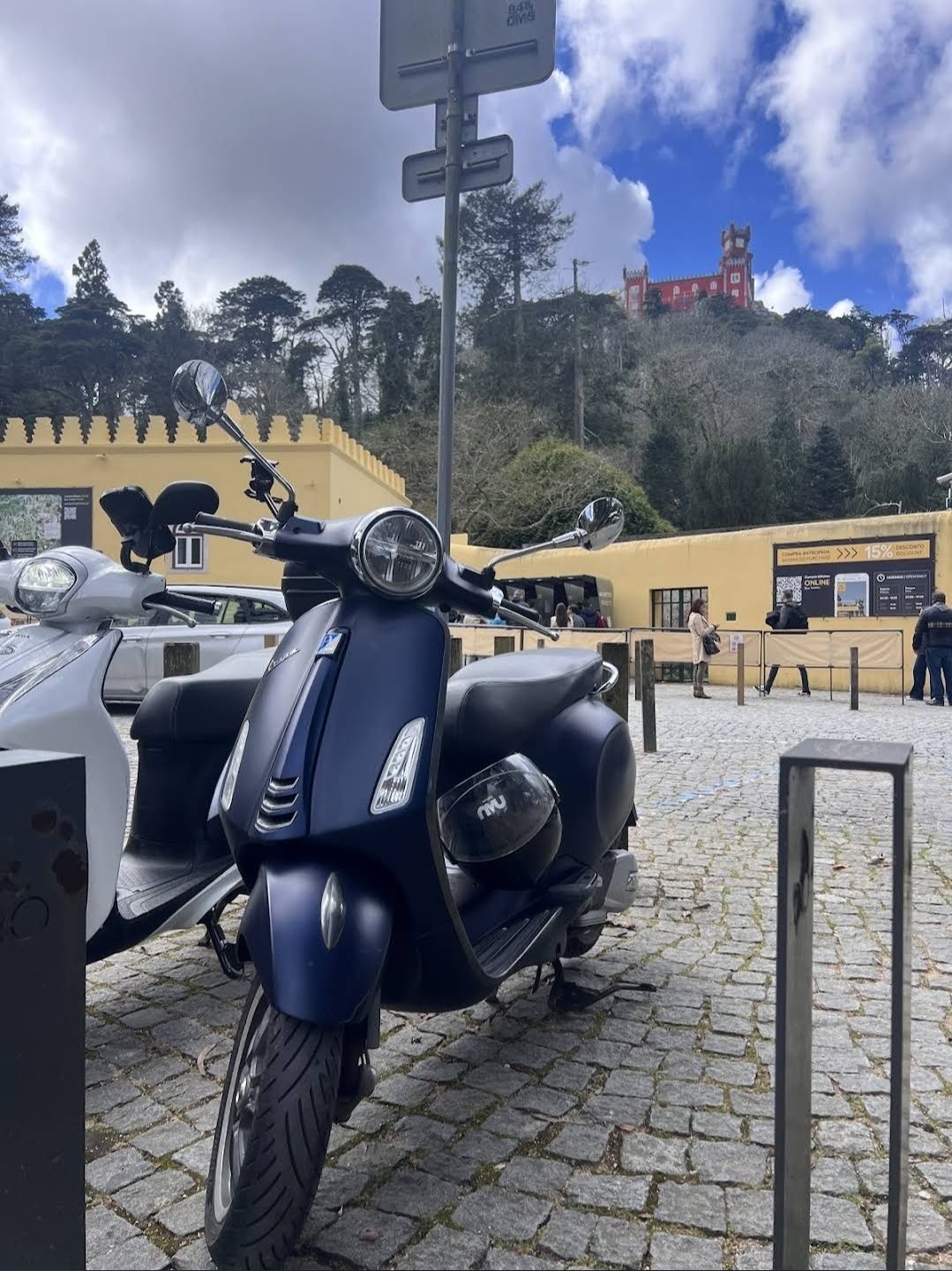Vespa Primavera Sport 125 azul mate