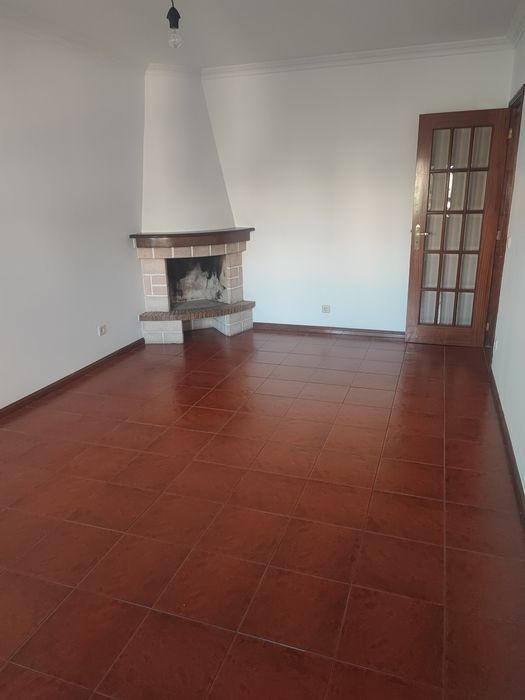 Apartamento T1 com garagem em box - Gondomar