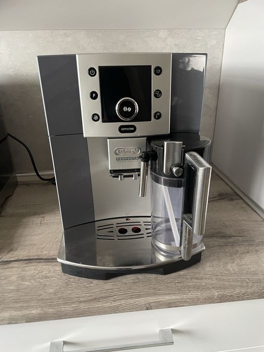 Кофемашина Delonghi perfecta cappuccino