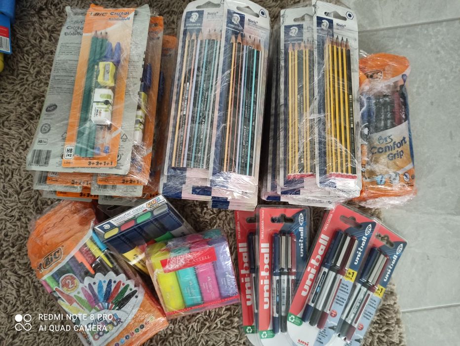Material escolar Novo nas embalagens 1€ a escolher