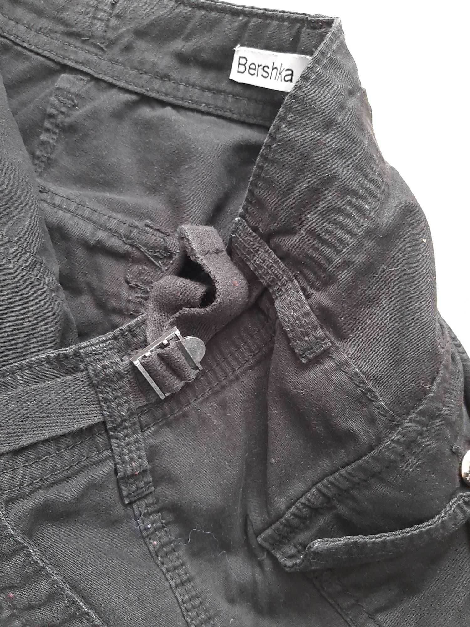 Spodnie cargo straight Bershka czarne damskie rozmiar 38