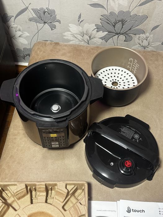 Мультиварка Philips HD 2139/40  ( Использовалась 1 раз )