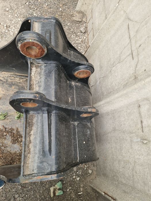 Продам ковш 1.3 куба новый.