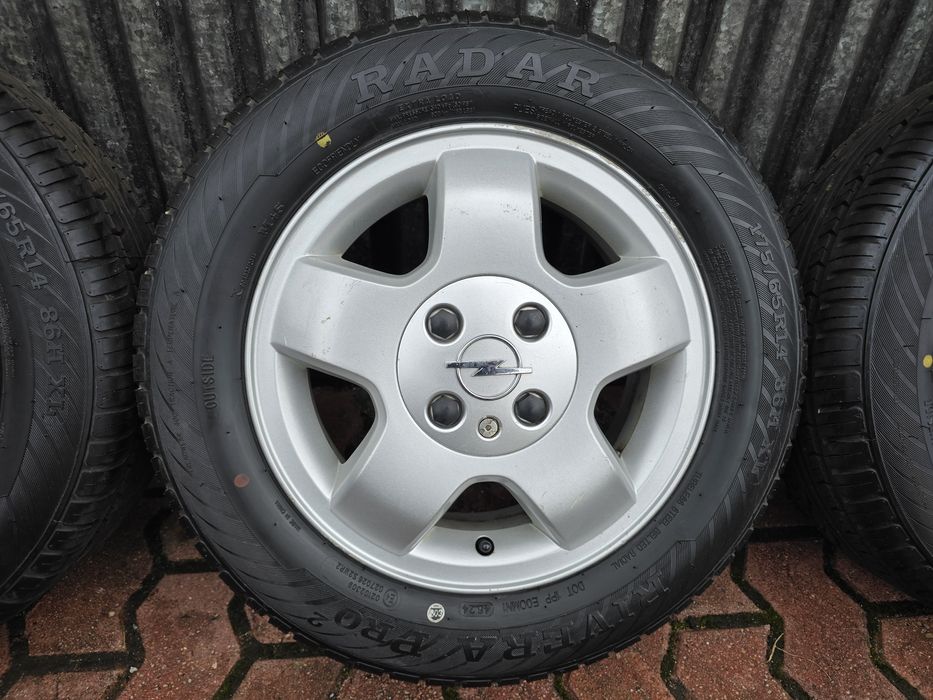 Felgi z oponami 175/65R14 Opel Corsa 4x100 Astra Combo Tigra Kadett