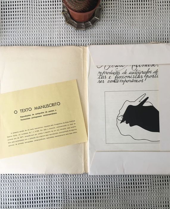 Textos manuscritos -reproduções de autógrafos de poetas e ficcionistas