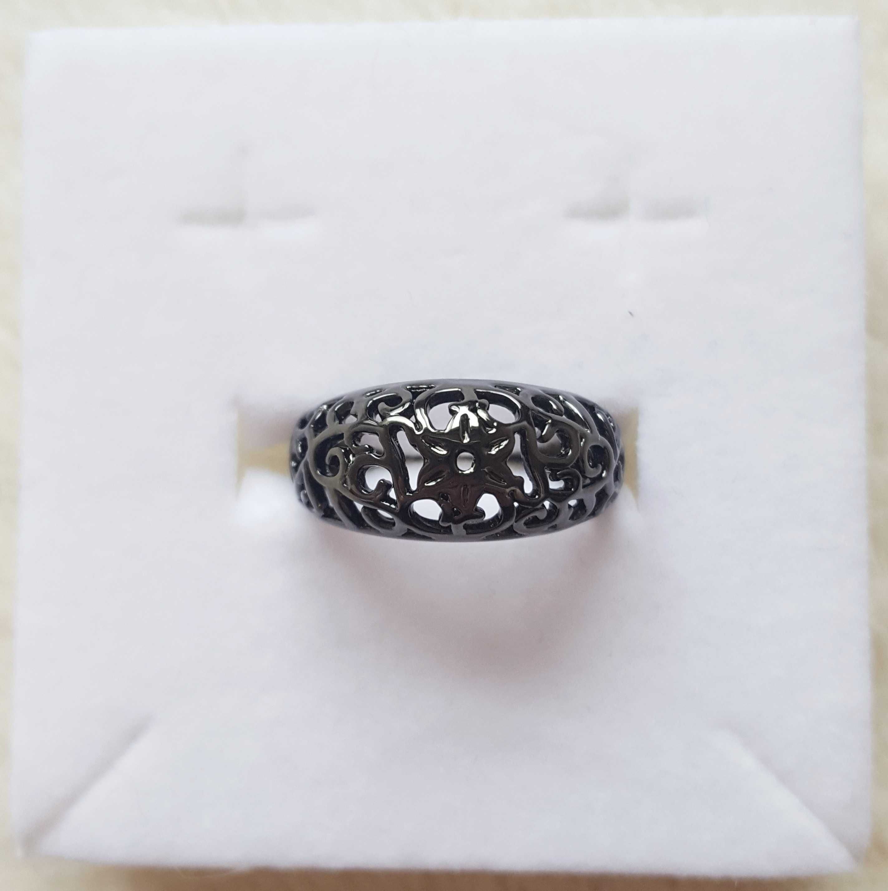 Nowy czarny pierścionek kopułka ażurowy wycinany kwiat wzór retro