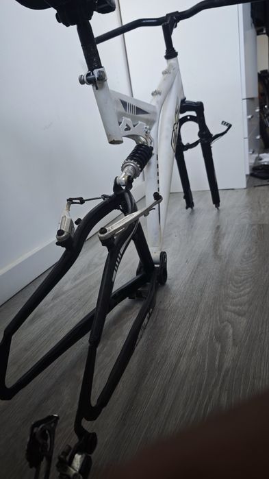 Quadro aro 26 full suspensão