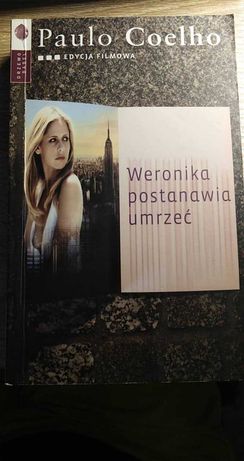 Jedenaście minut + Weronika postanawia umrzeć  książki