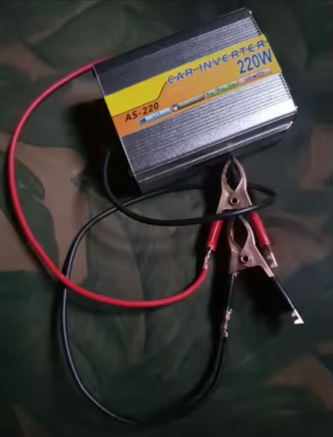 Inversor de corrente de 12v para 220v