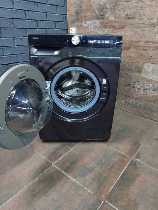 Продається прально-сушильна машина
Samsung WD70J5410AW
Гарантія!