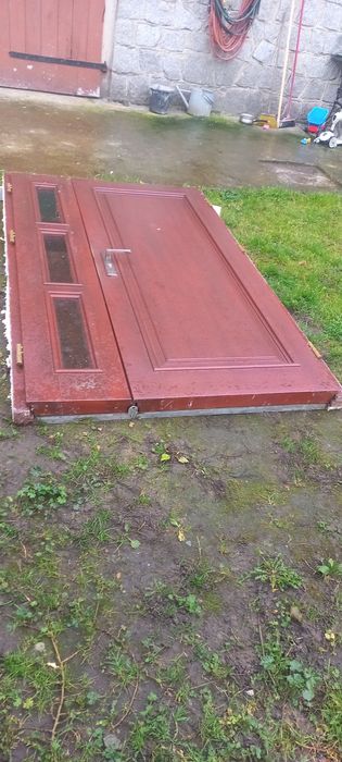 Drzwi zewnętrzne podwójne drewniane. używane