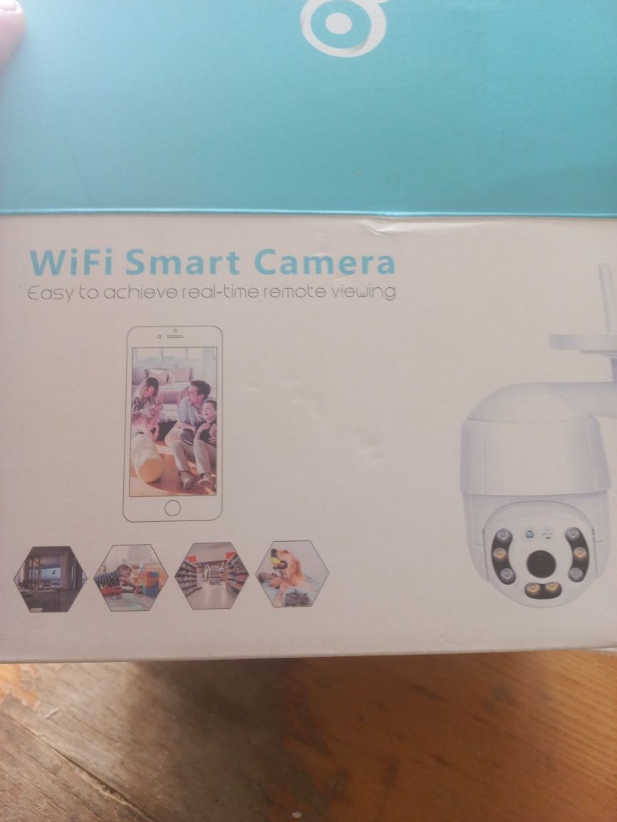 Вулична поворотна Wi-Fi камера.