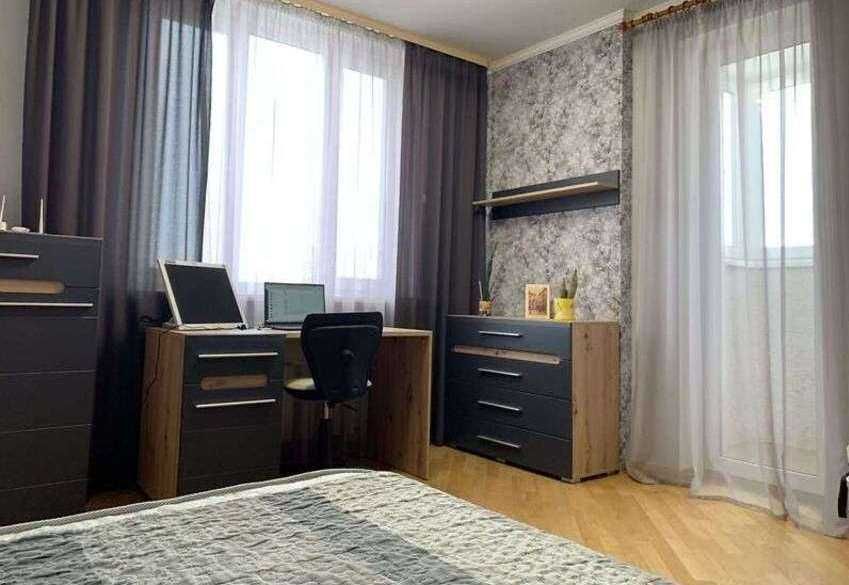 Продаж 3К квартири Срібнокільська 1, м. Позняки