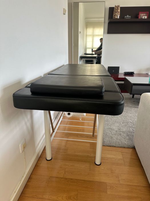 Marquesa fixa Quirumed – estrutura branca e estofado preto