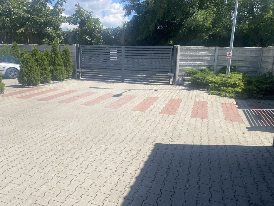 Wynajmę garaż CENTRUM KROTOSZYN monitoring ogrodzenie!!!