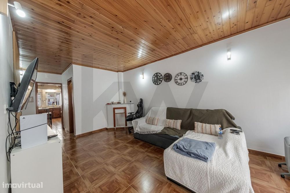 Moradia T4 na Estrada 25 de Abril no Concelho da Praia da Vitória