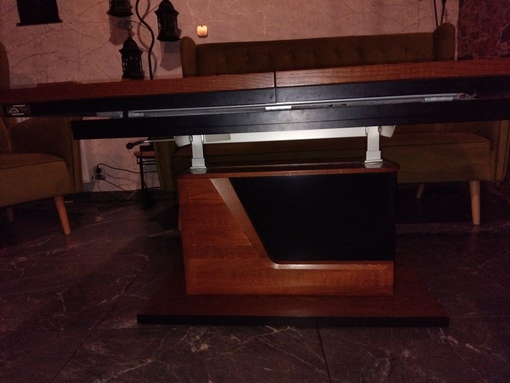 Stół firmy MEBIN