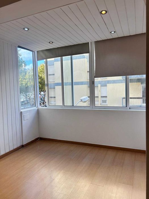 Apartamento T1 em Linda-a-Velha