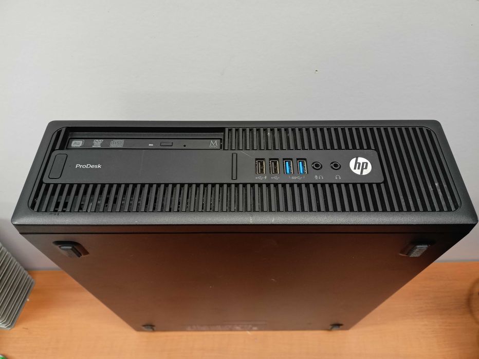 Komputer stacjonarny PC z monitorem i3 8GB RAM 128GB SSD 1TB HDD W11