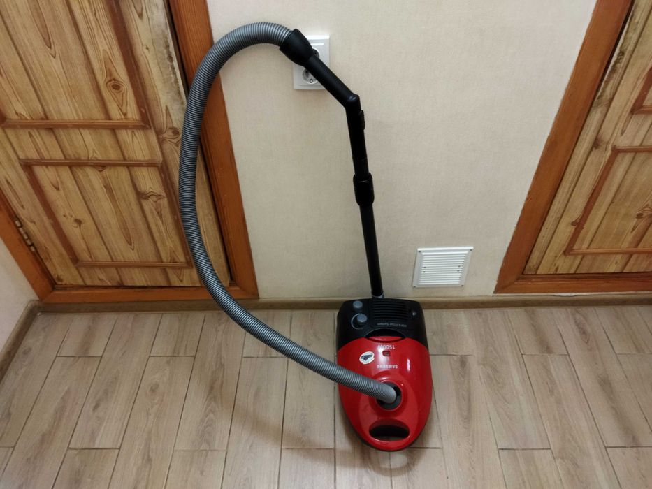 Пылесос с мешком для уборки Samsung SC-4047 1600W.