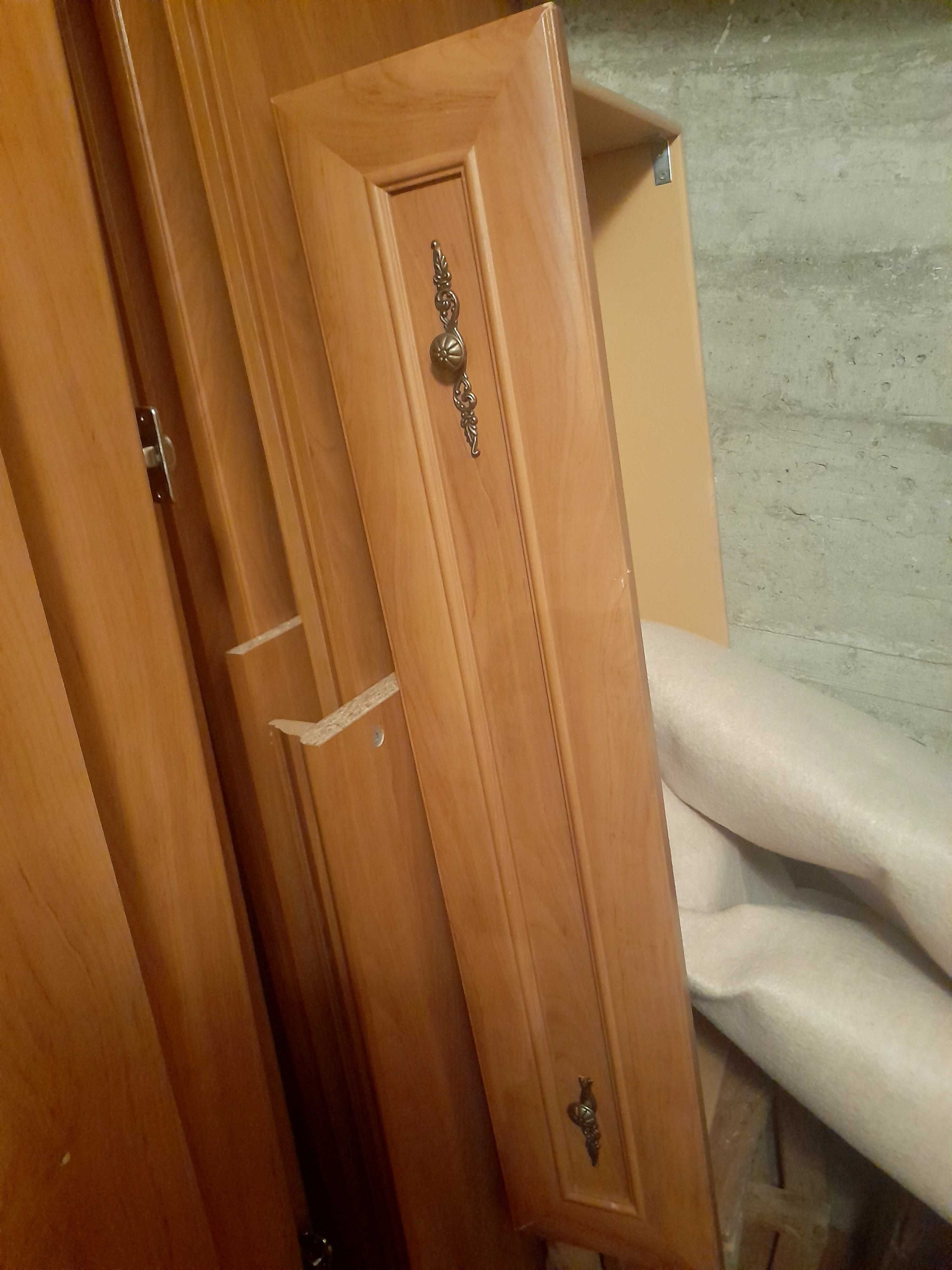 Sprzedam szafę z lustrami