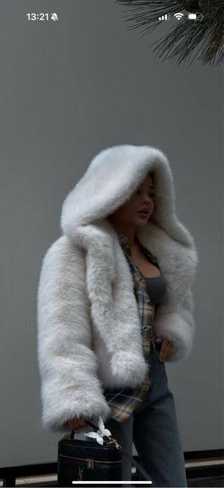 Продам шубку з капішоном
