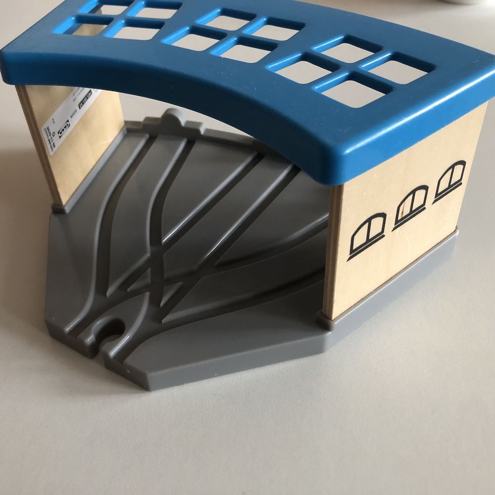 Ikea Lillabo hangar zajezdnia