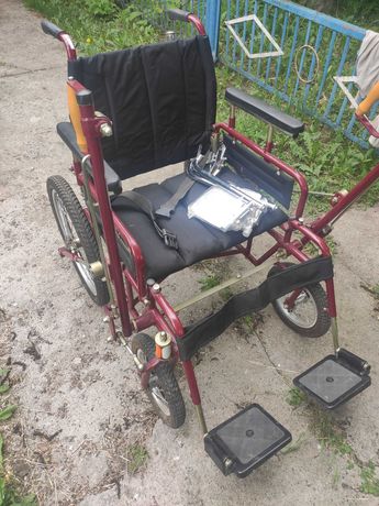 Инвалидная коляска с механическим управлением (дорожная)