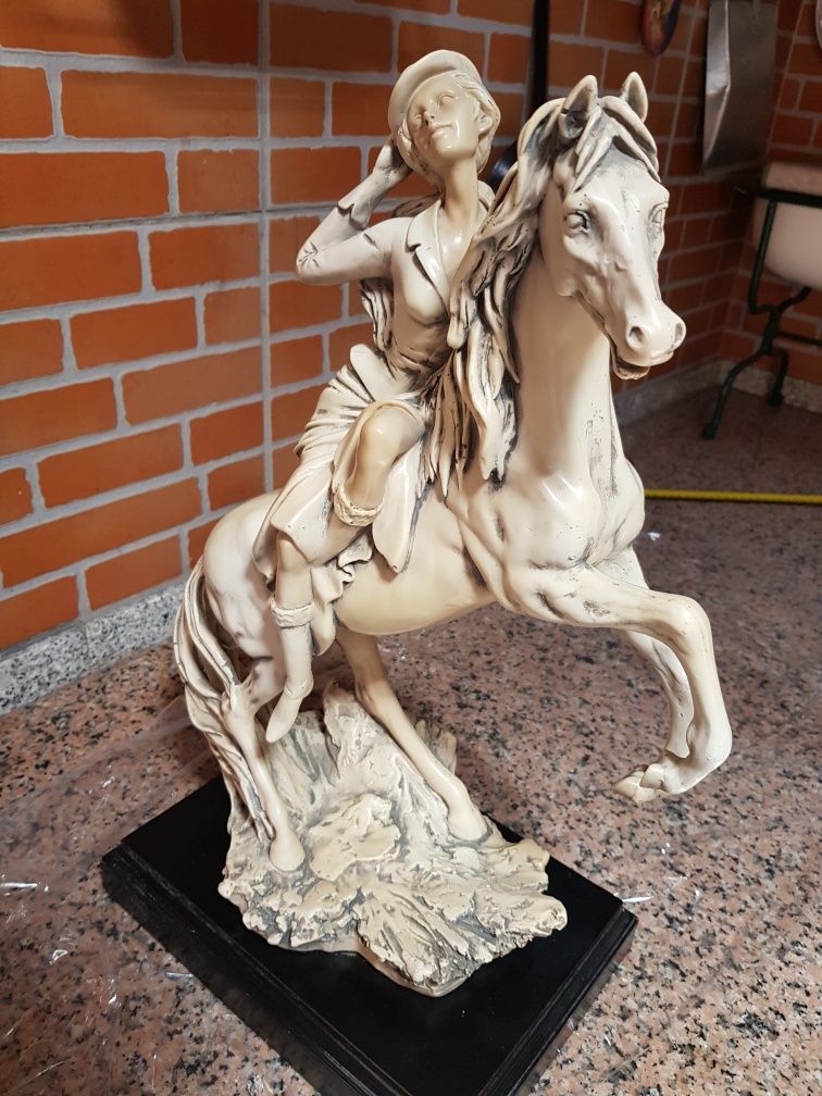 Estátua de cavalo
