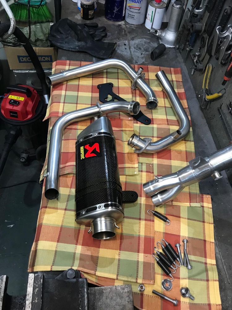 Akrapovic tracer9/mt09