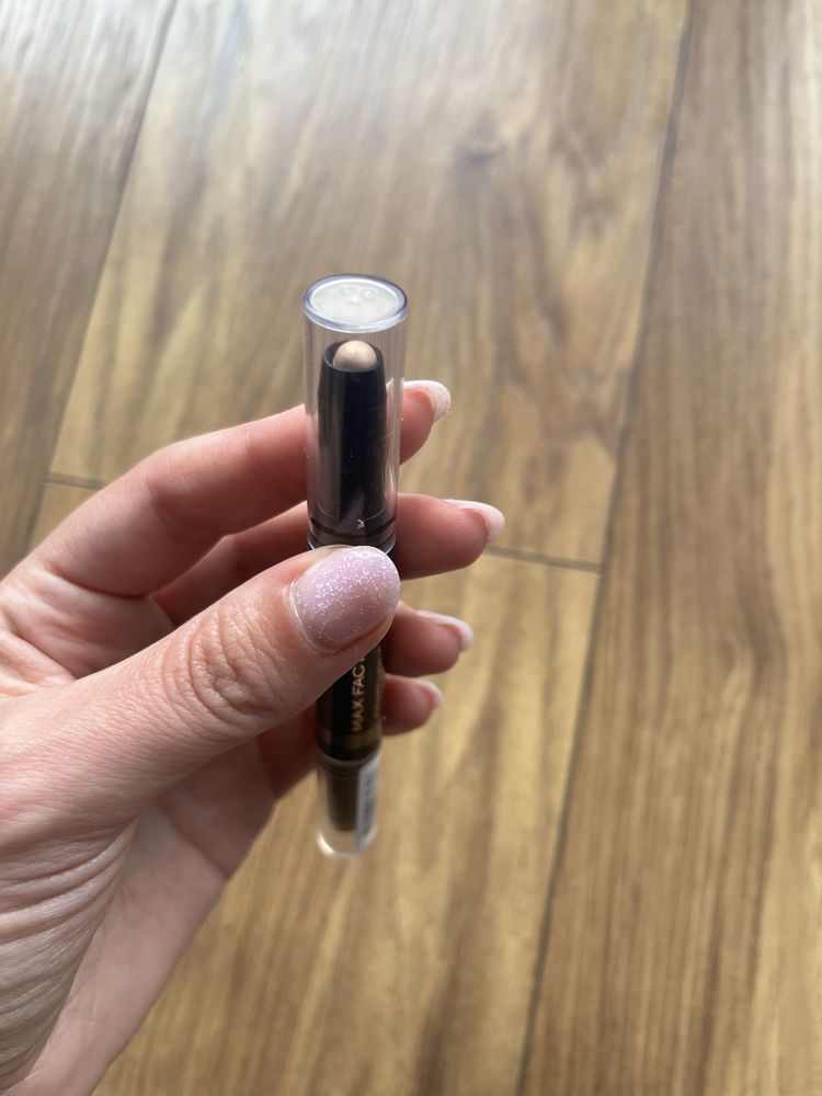 Dwustronny cien do powiek max factor