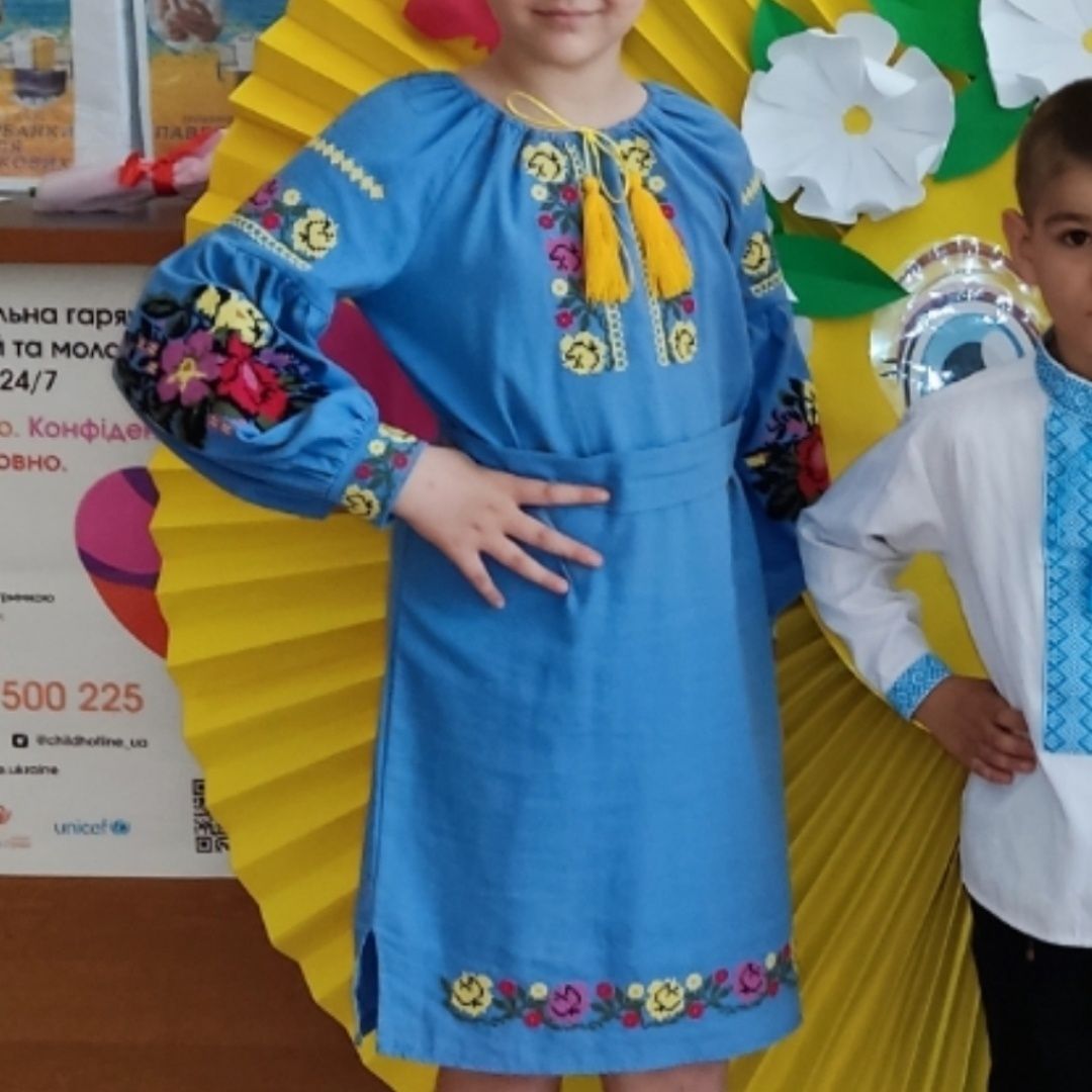Продам дитячу сукню вишиванку