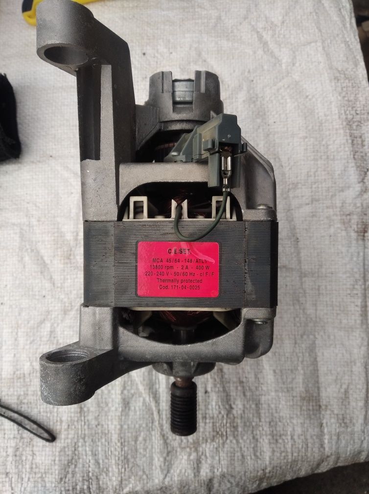 Електромотор 400  Вт 220 В.  MSA 45/64