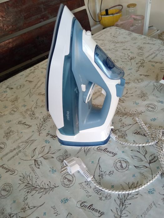 Без кабельный утюг