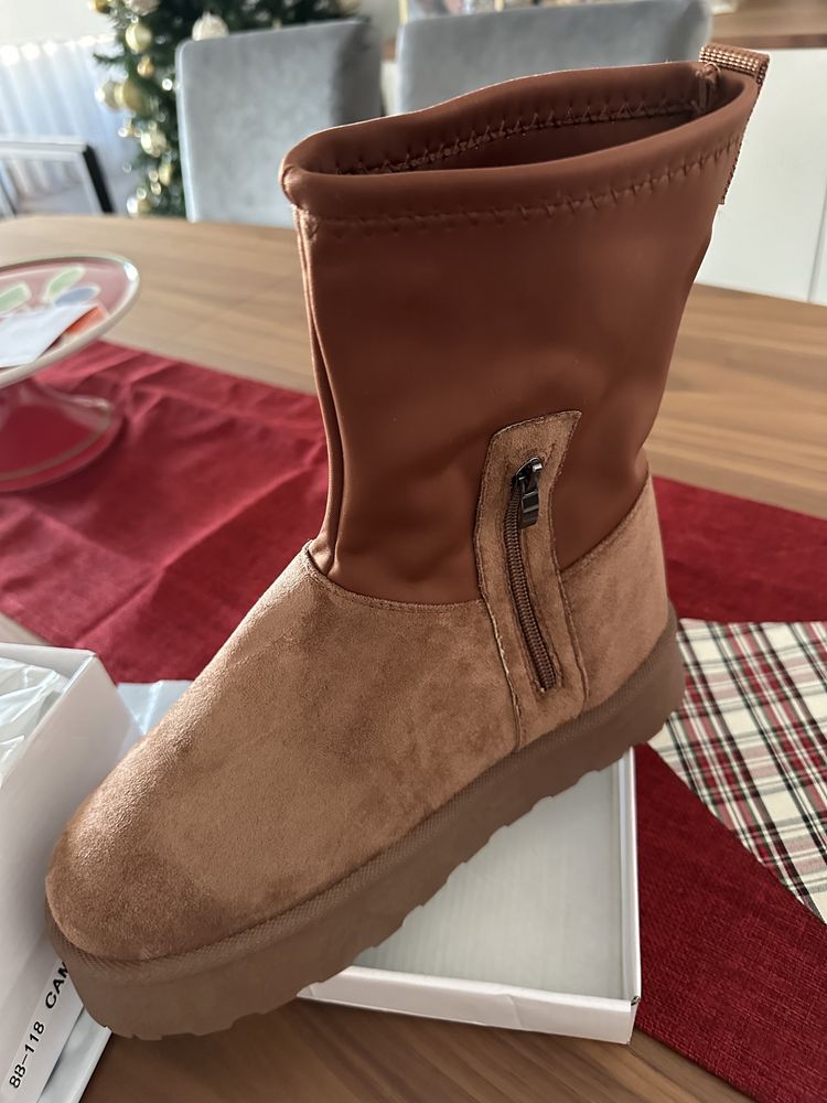 Botas tipo UGG completamente novas