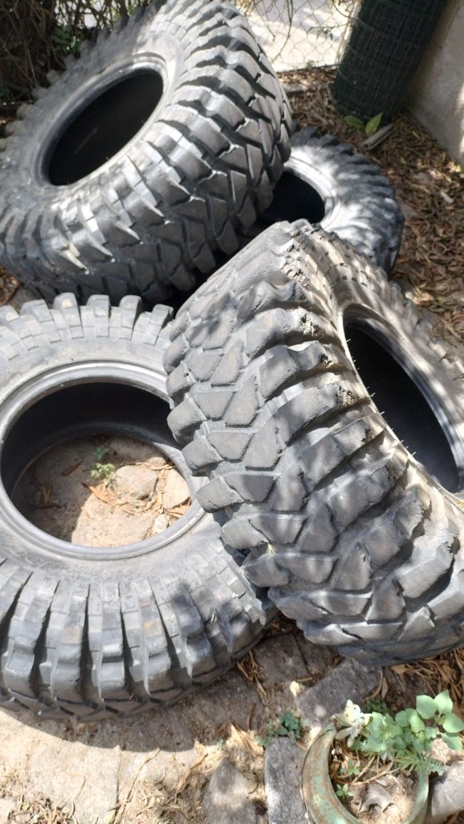 Pneus Maxxis 35 Trepador.