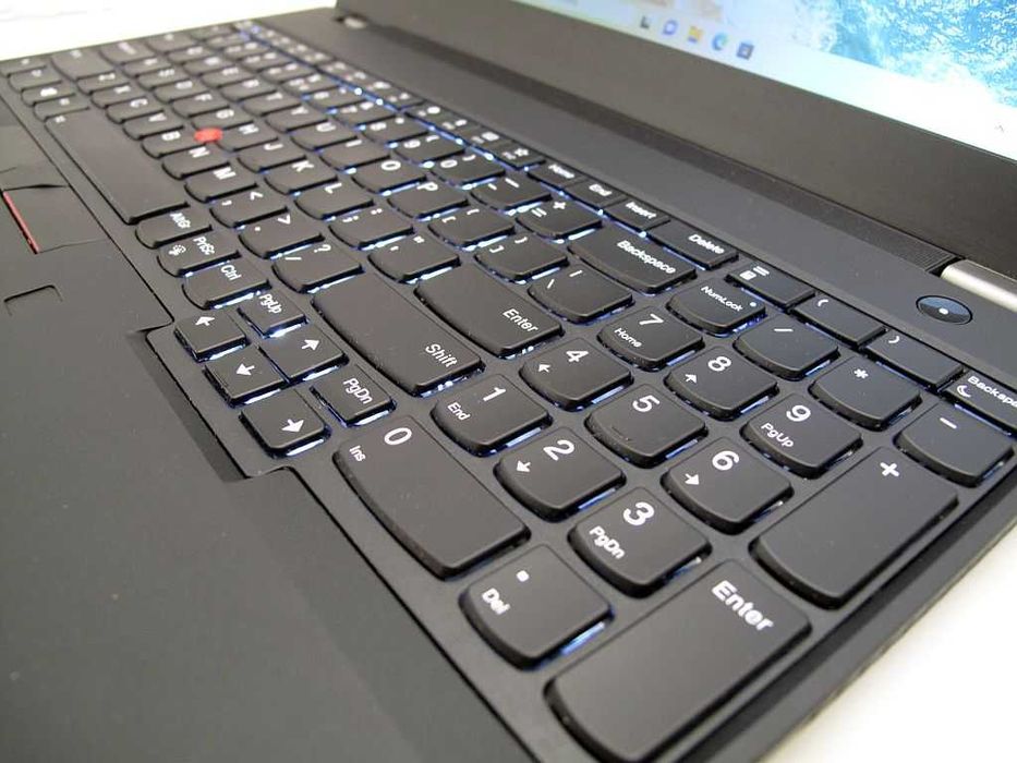 Laptop Lenovo ThinkPad T590 i7-8565U 250 GB SSD 16GB RAM 15,6 Win11