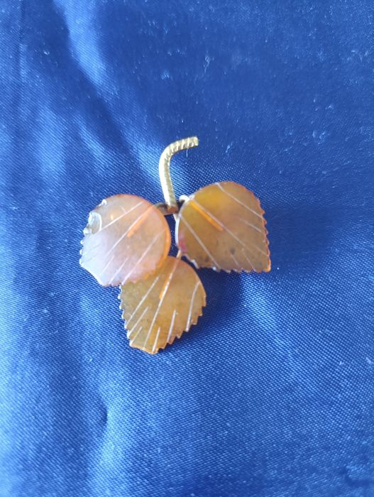 Брошь бурштин КЯК янтарь