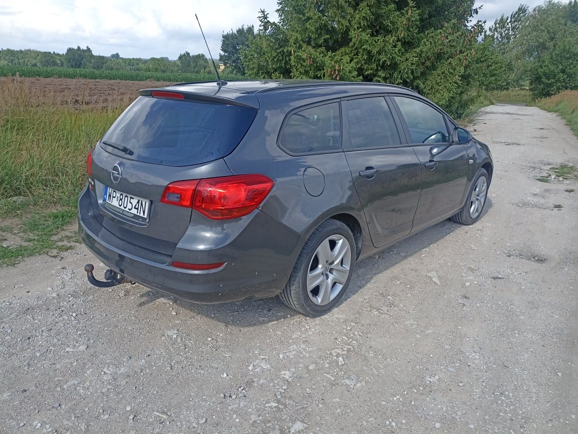 Opel Astra J 1.6 1.6V Benz/Gaz