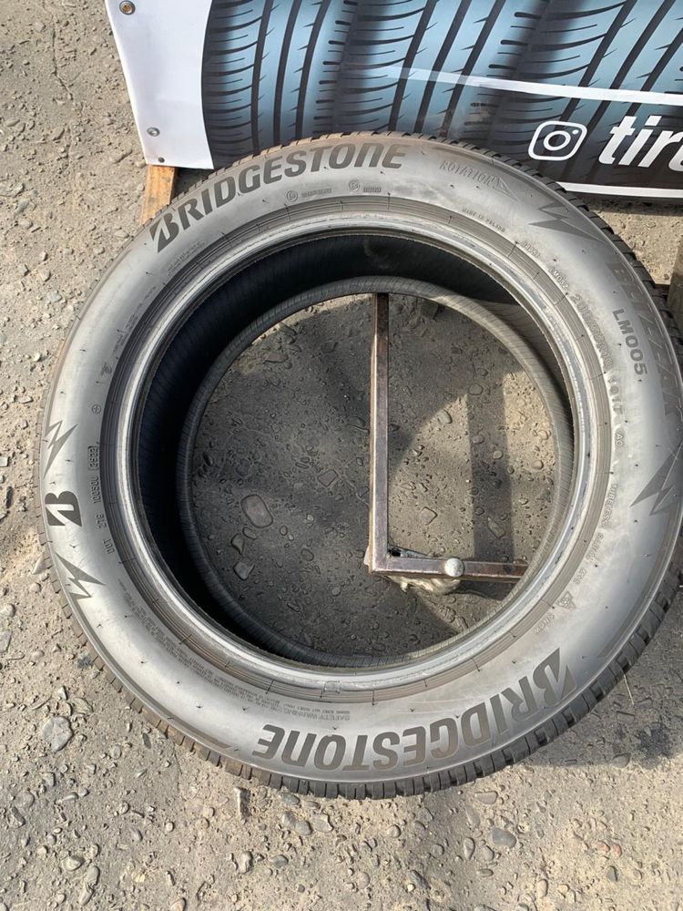 Шини 235/55 R19 Bridgestone 2023/22p зима 7/7,6мм
