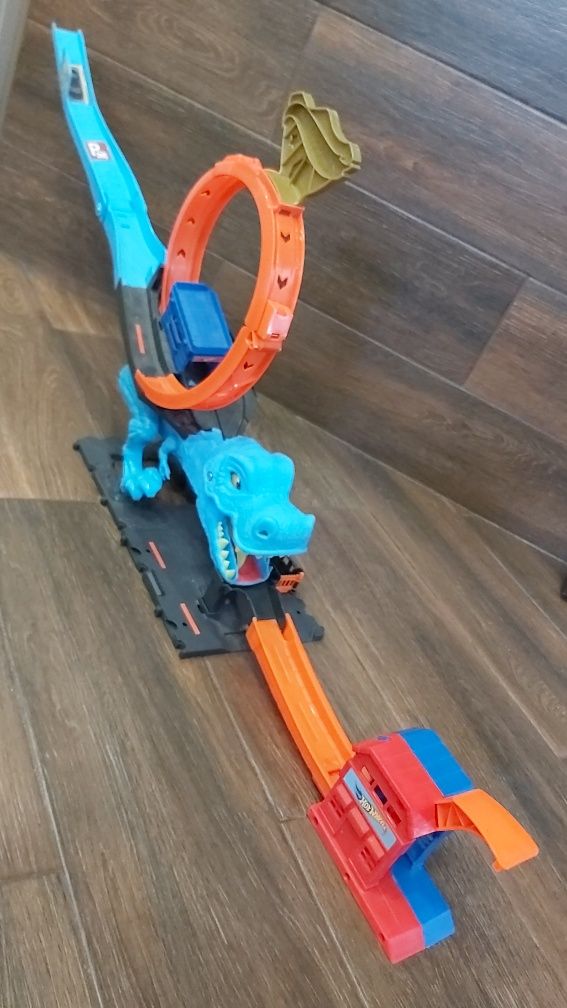 Автотрек hot wheels динозавр